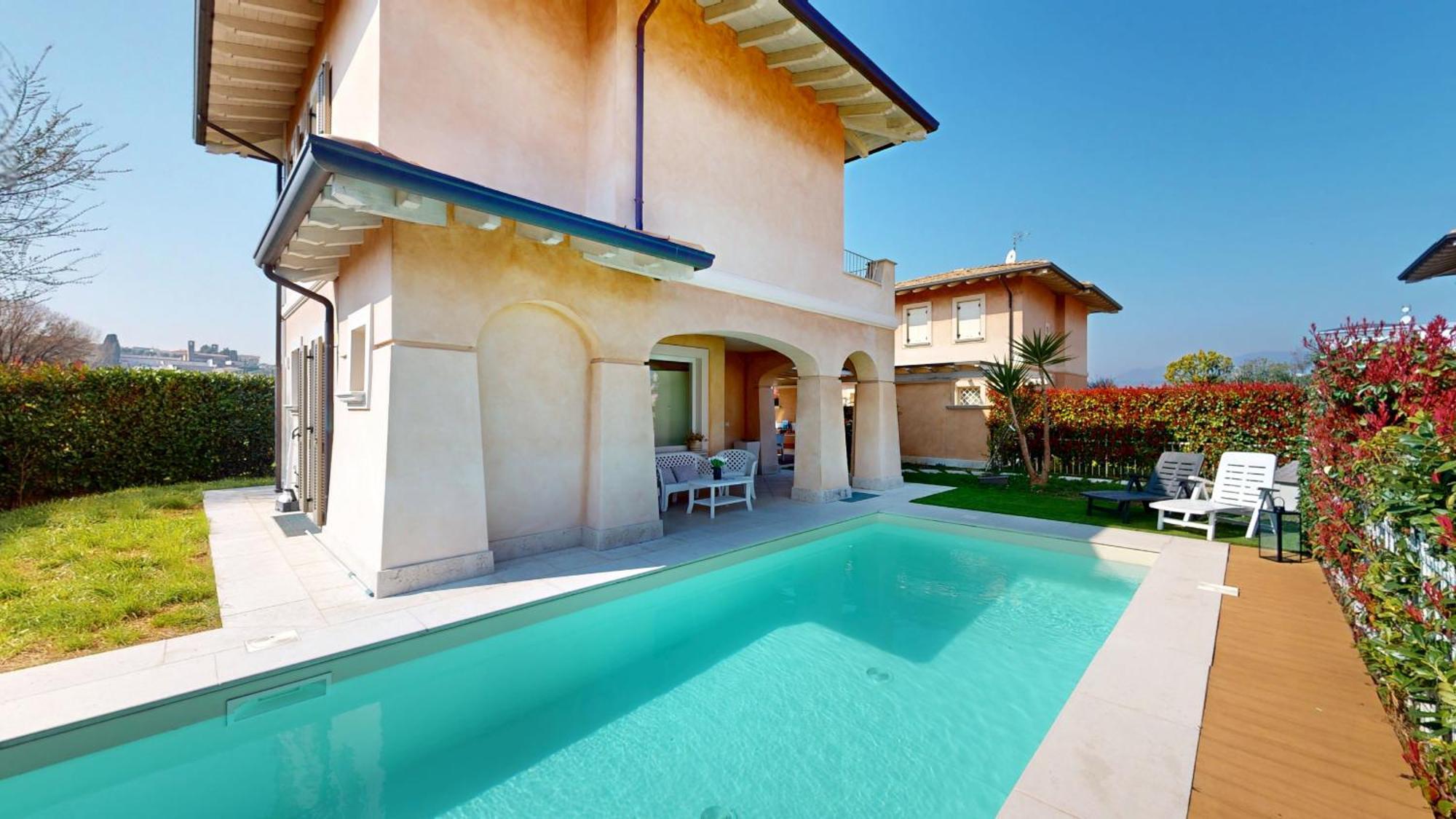 Villa Dolcevita By Bookinggardalake Манерба-дель-Гарда Екстер'єр фото